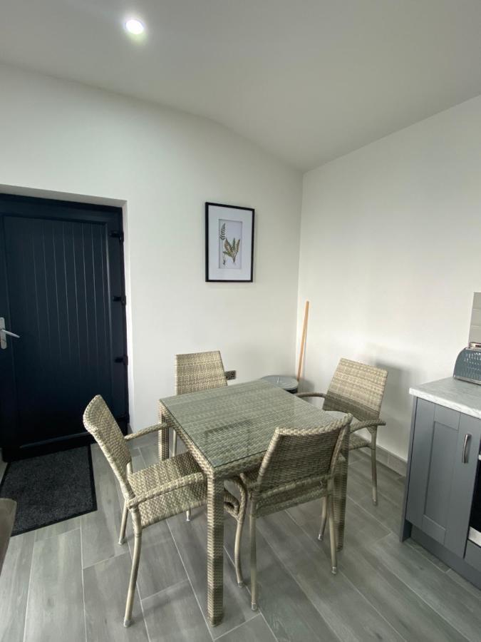 Tullybay Holiday Lodges Enniskillen Exterior foto